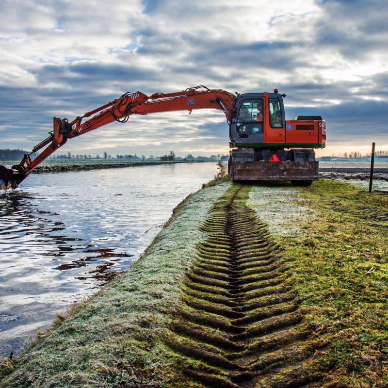 small-scale-inland-dredging-works-in-the-netherlan-2025-02-06-05-29-34-utc-min